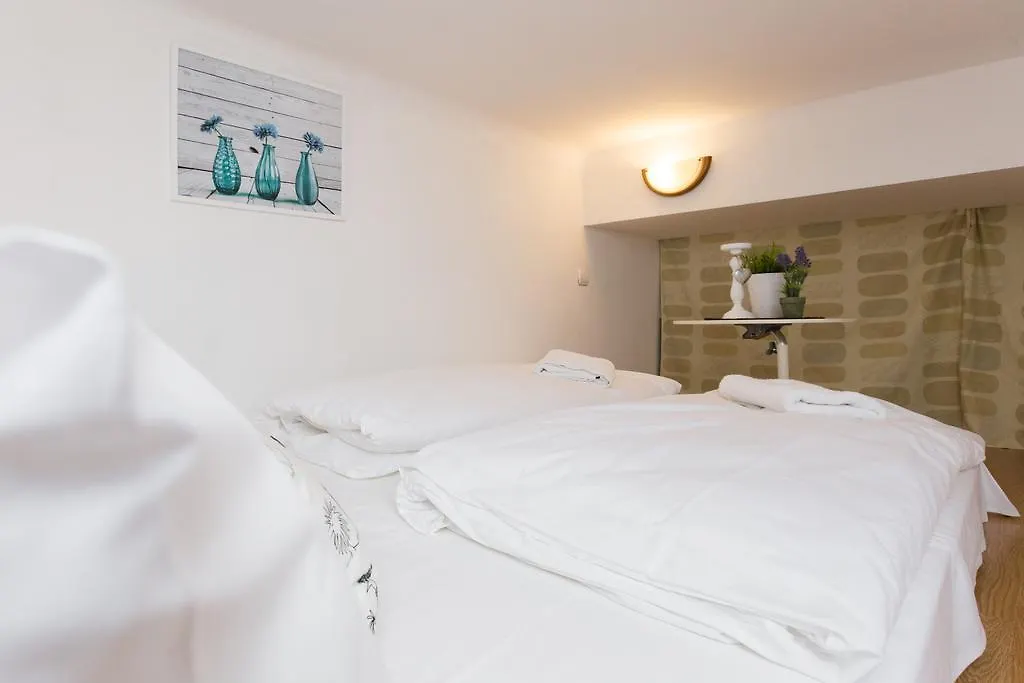 Apartment Krak Super Budget